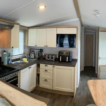 Sunflower Lodge, Lido Leisure Park, *